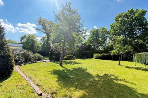 Garten mit Baumbestand
