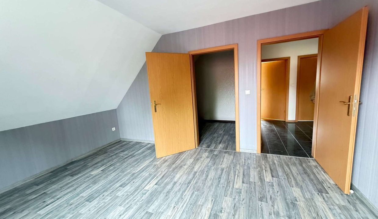 Schlafzimmer mit Ankleide