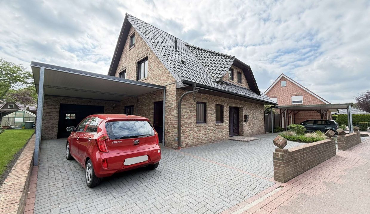 Haus mit Carports