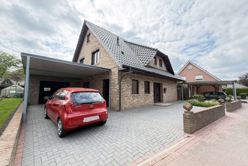 Haus mit Carports