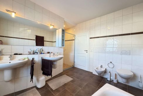Badezimmer EG