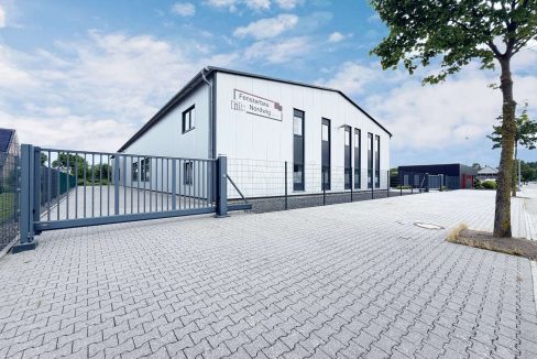 Produktionshalle - Südwestliche Zufahrt