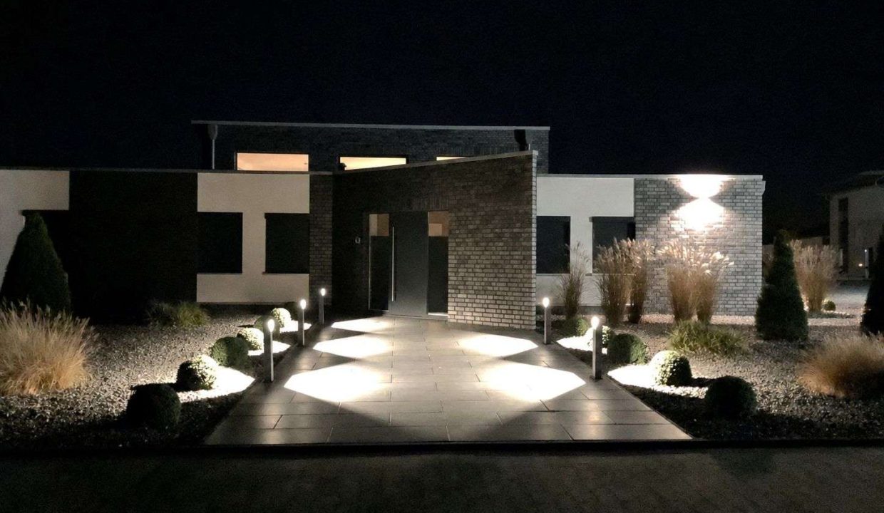 Abendansicht Wohnhaus