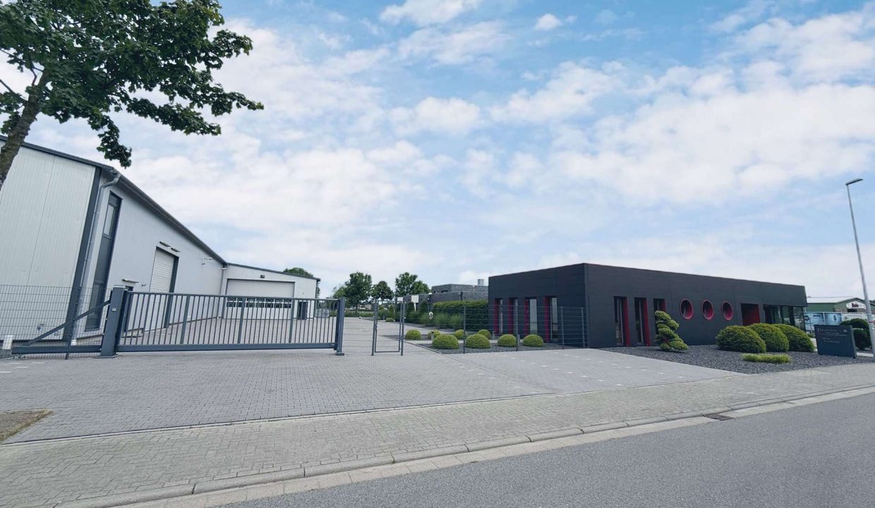 Südliche Zufahrt zum Hofgelände