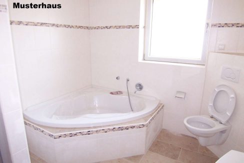 Badezimmer EG
