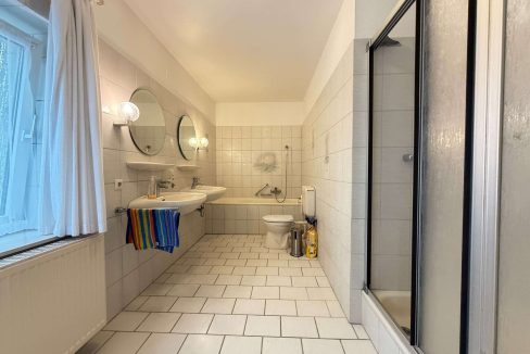 Badezimmer EG