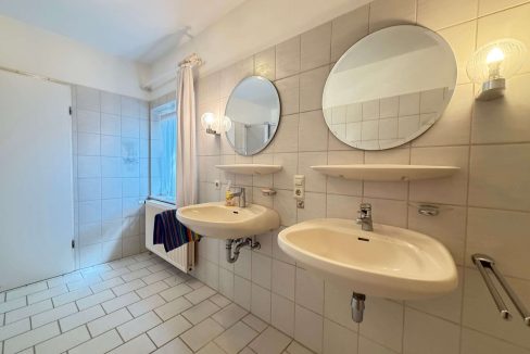 Badezimmer EG