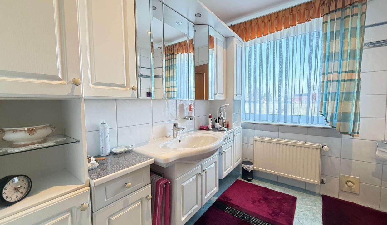 Badezimmer EG