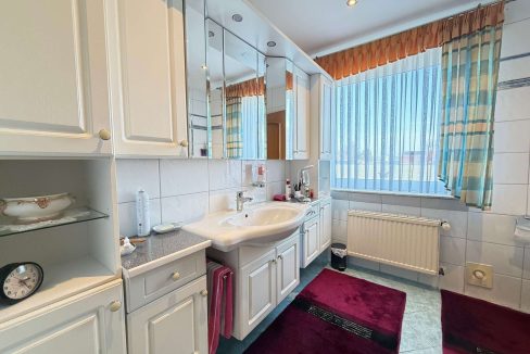 Badezimmer EG