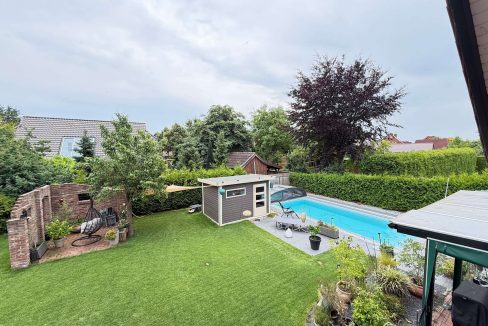 Pool und Saunahaus