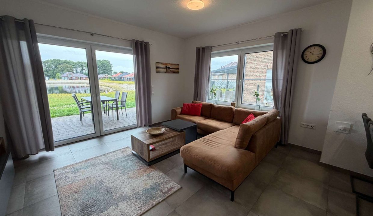 Große Fenster mit Blick auf See