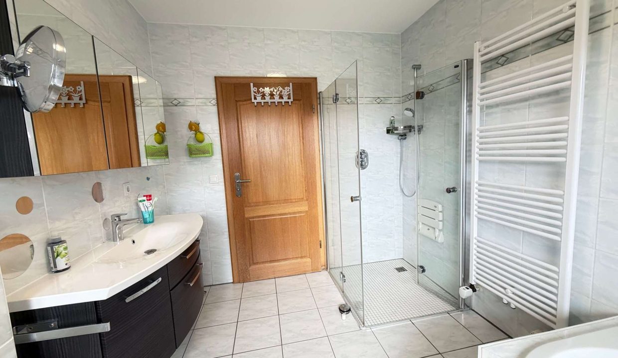 Badezimmer EG