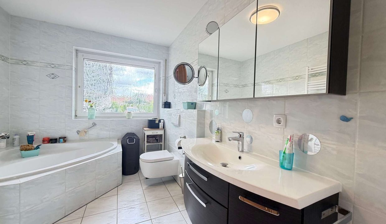 Badezimmer EG