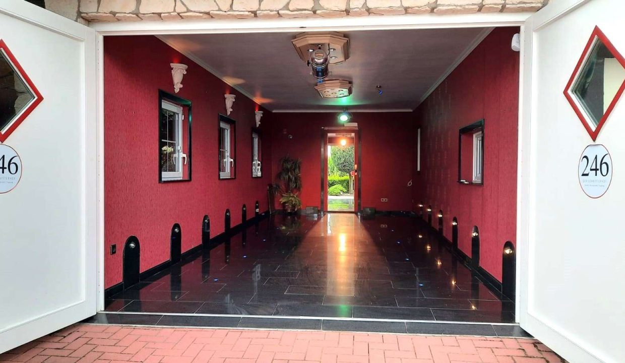 Garage Salon