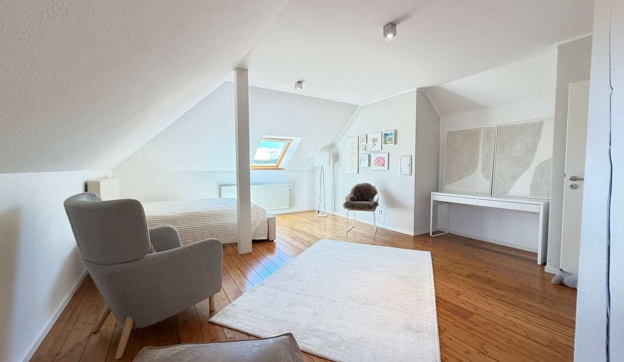 Studiozimmer OG