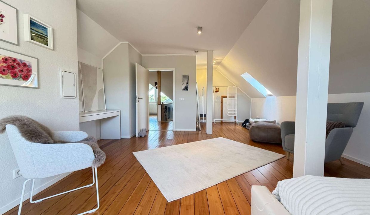 Studiozimmer OG