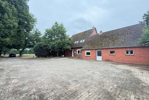 Gepflasterte Hoffläche