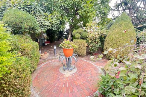 Gehwege durch den Garten