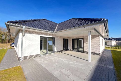 Teilüberdachte Terrasse