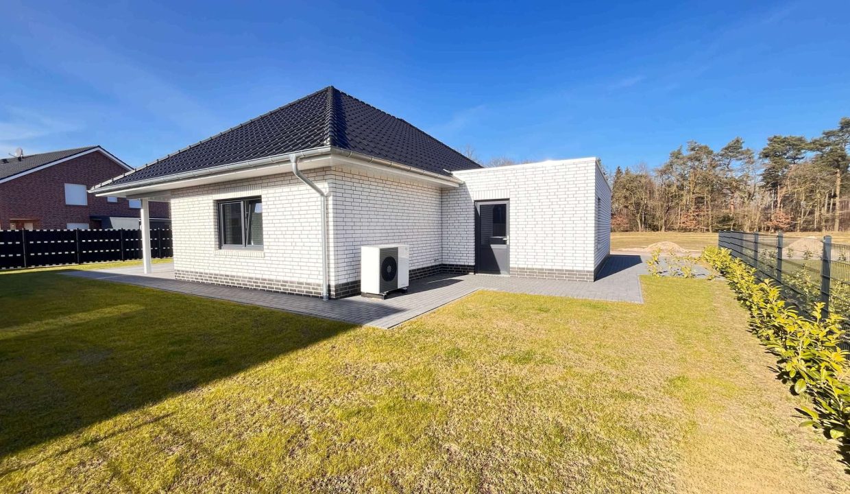 Haus mit Luftwärmepumpe