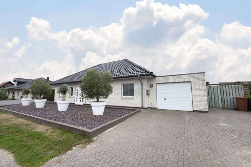 Bungalow mit Garage