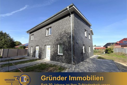 Moderne Doppelhaushälfte mit Garten und Carport