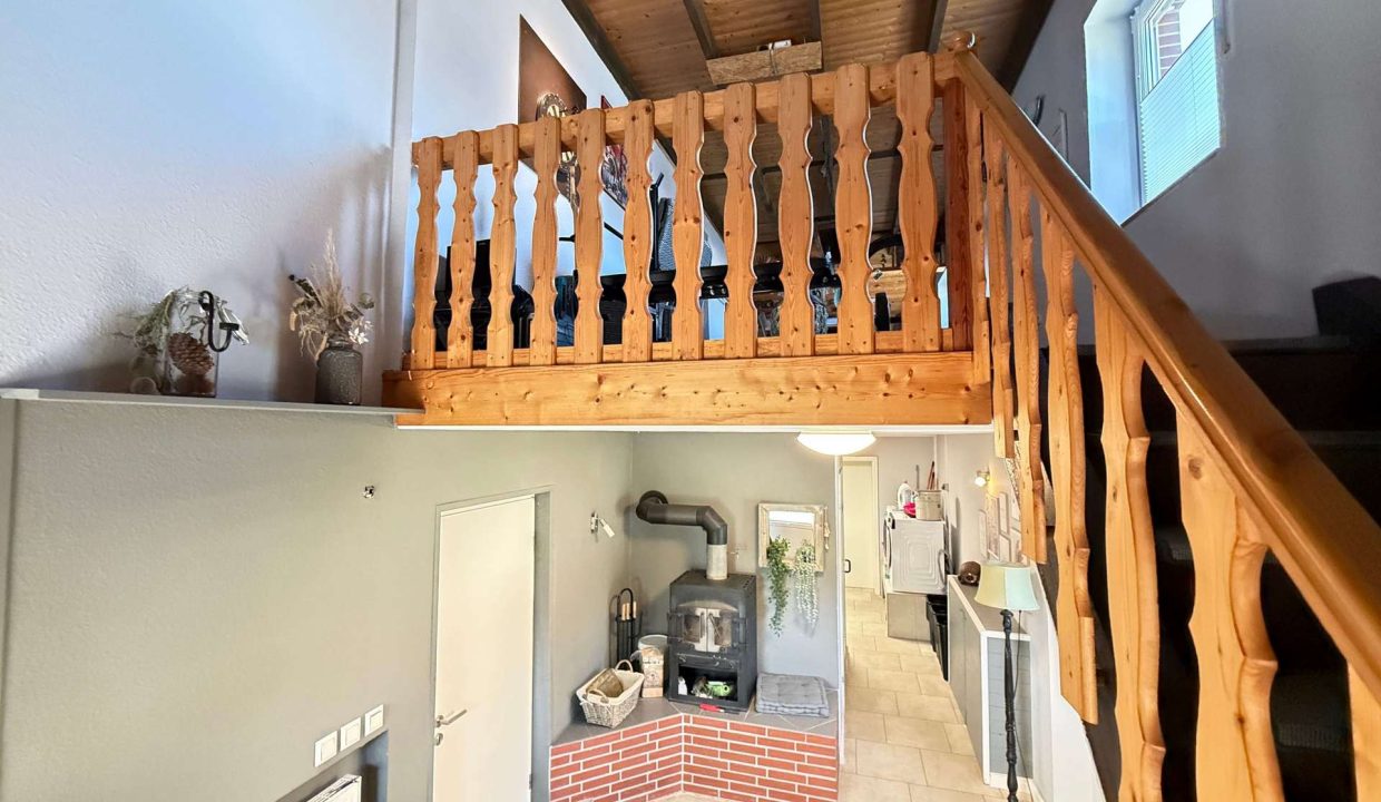 zweite Treppe zum OG
