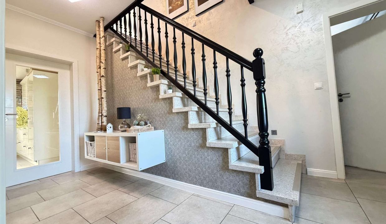 Treppe zum OG